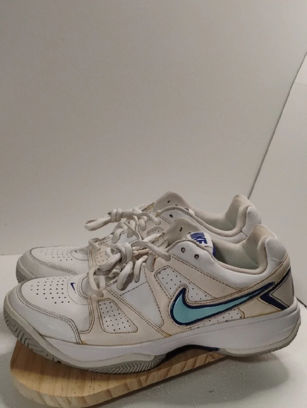 Nike White and Blue City Court Men's Sneakers